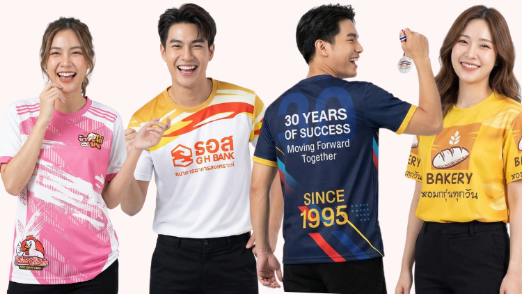 ด้วยดีไซน์ที่เป็นคอกลม ที่ดูเรียบง่าย แต่มีลวดลายที่โดดเด่น สามารถใส่รูปภาพโลโก้ คอนเทนต์ ต่างๆบนตัวเสื้อ เพื่อสร้างความจดจำ เช่น เสื้อวิ่ง เสื้อบอล เสื้อประจำร้าน เสื้อพนักงาน จะใส่เป็นทีม หรือใส่ไปทำกิจกรรมต่างๆ ได้อย่างลงตัว